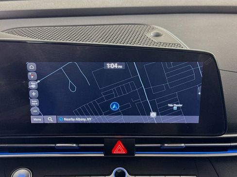 Used 2023 Hyundai Elantra Limited image 13