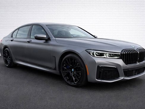 Used 2022 BMW 750i xDrive w/ Executive Package image 3