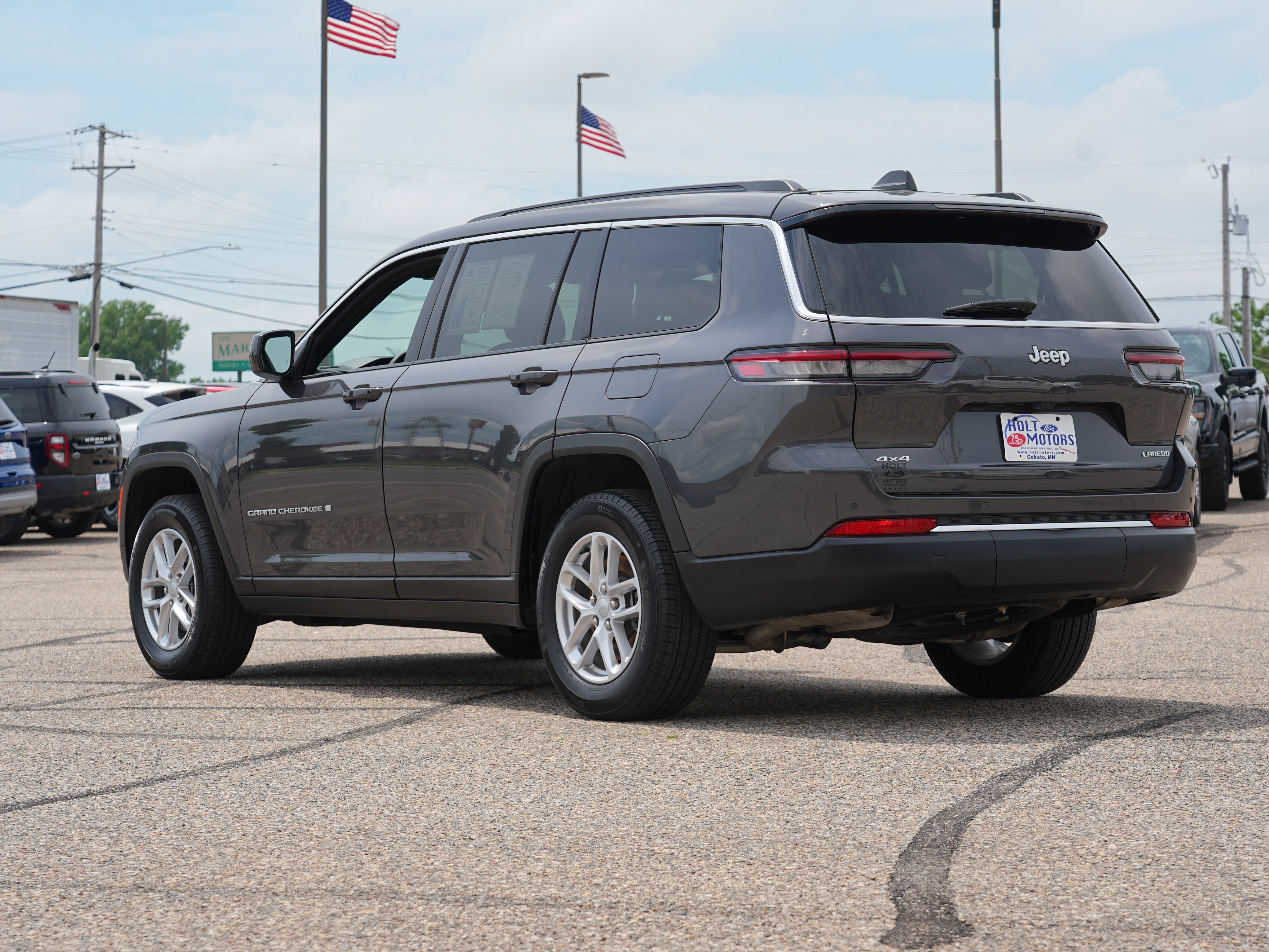 Used 2025 Jeep Grand Cherokee L Laredo w/ Trailer Tow Package AWD/4WD image 6