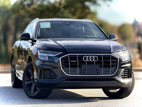 Used 2019 Audi Q8 Premium w/ Convenience Package image 3