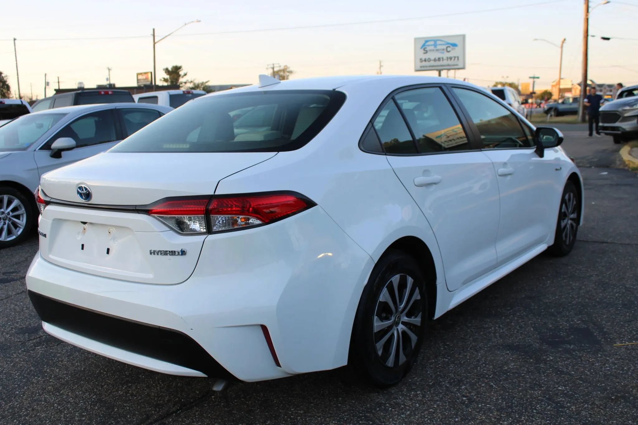 Used 2021 Toyota Corolla LE FWD image 8