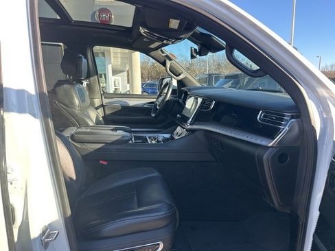 Used 2022 Jeep Grand Wagoneer Series I image 17