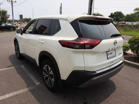 Certified 2022 Nissan Rogue SV image 8