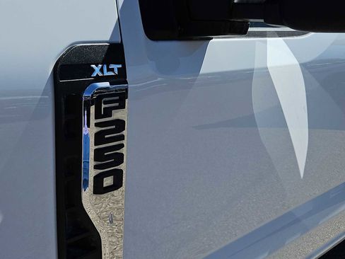 Used 2024 Ford F250 XLT w/ FX4 Off-Road Package AWD/4WD image 11