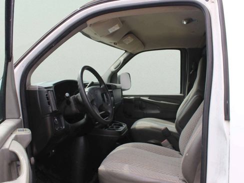 Used 2005 Chevrolet Express 2500 RWD image 7