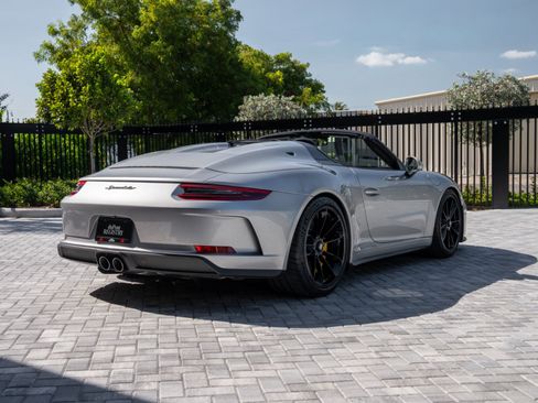 Used 2019 Porsche 911 Speedster RWD image 5