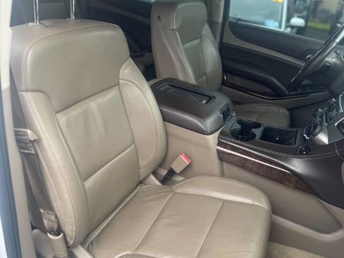 Used 2015 Chevrolet Suburban LT image 17