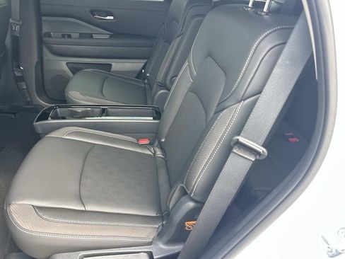 New 2026 Nissan Pathfinder SL w/ SL Premium Package FWD image 21