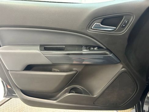 Used 2016 Chevrolet Colorado Z71 AWD/4WD image 4