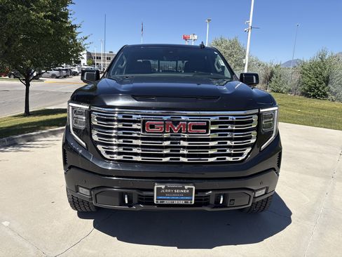 Used 2023 GMC Sierra 1500 Denali w/ Denali Reserve Package AWD/4WD image 13