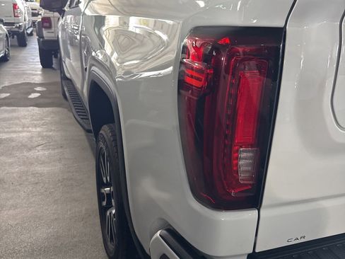 Used 2022 GMC Sierra 1500 AT4 w/ AT4 Premium Package AWD/4WD image 8
