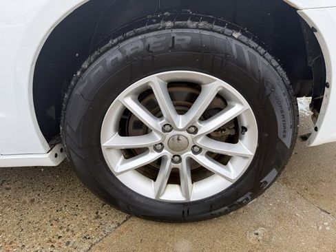 Used 2016 Dodge Grand Caravan SXT w/ Rear Park Assist Package image 10