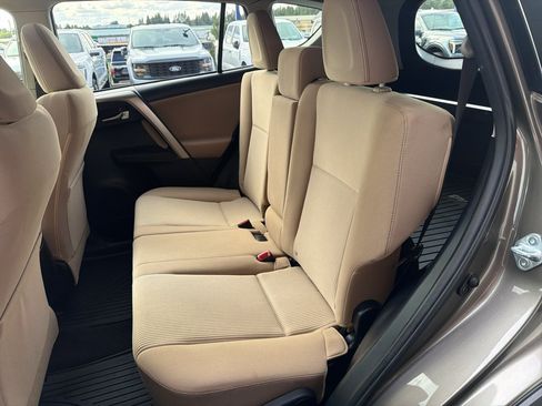 Used 2015 Toyota RAV4 XLE AWD/4WD image 32