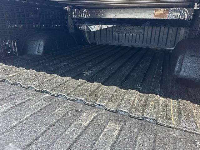 Used 2025 GMC Sierra 1500 AT4 w/ AT4 Premium Package AWD/4WD image 16