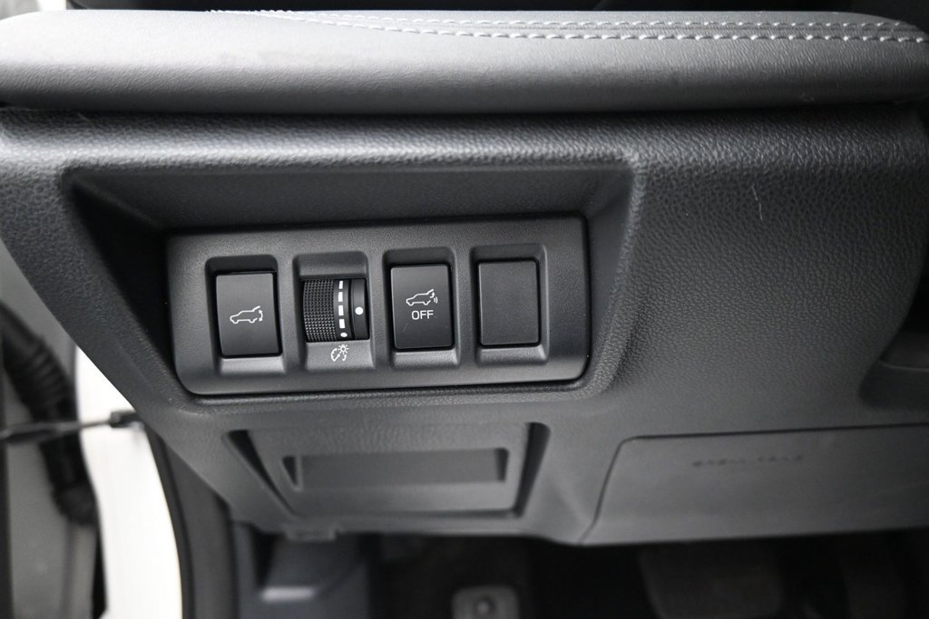 Used 2025 Subaru Outback Limited AWD/4WD image 21