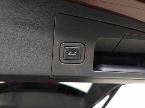 Certified 2023 Cadillac XT5 Premium Luxury image 9