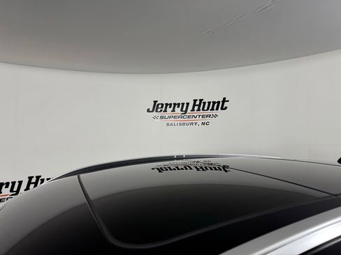 Used 2025 Nissan Kicks SR w/ SR Premium Package image 14