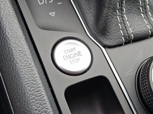 Certified 2023 Volkswagen Atlas SE image 26