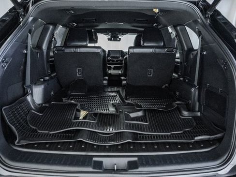 Used 2022 Toyota Highlander XSE image 9