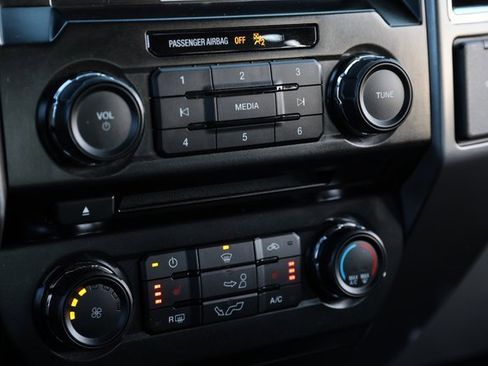 Used 2015 Ford F150 XLT w/ Equipment Group 302A Luxury image 27