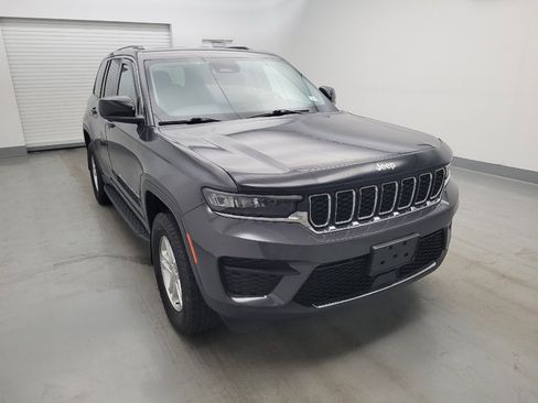 Used 2023 Jeep Grand Cherokee Laredo w/ Luxury Tech Group I AWD/4WD image 13