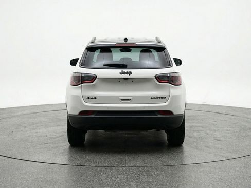 Used 2025 Jeep Compass Trailhawk image 7