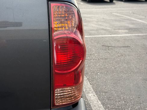 Used 2015 Toyota Tacoma 2WD Access Cab image 12