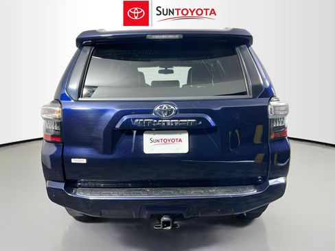 Used 2018 Toyota 4Runner SR5 Premium image 5