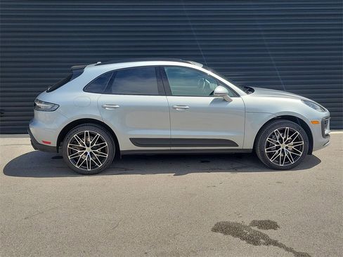Used 2025 Porsche Macan image 8