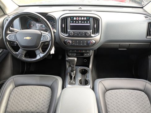 Used 2018 Chevrolet Colorado Z71 AWD/4WD image 16