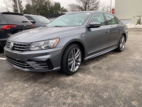 Used 2017 Volkswagen Passat 1.8T R-Line image 3
