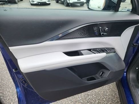 Used 2023 Cadillac Lyriq AWD image 12