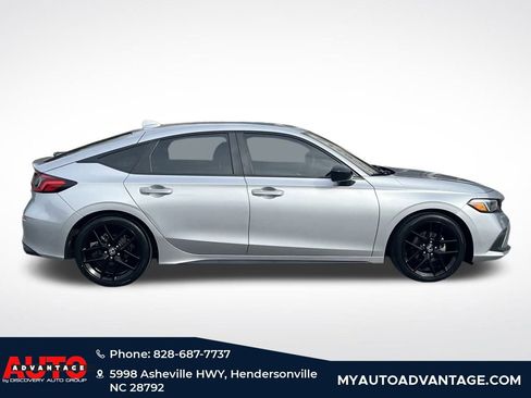 Used 2023 Honda Civic Sport image 2