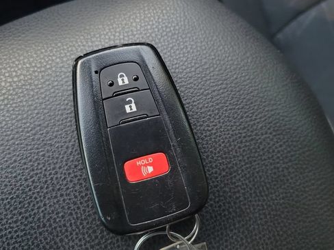 Used 2025 Toyota RAV4 XLE FWD image 23