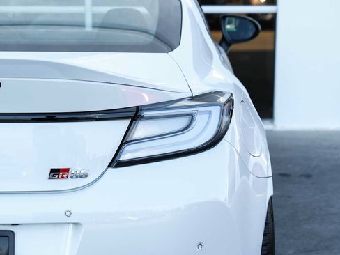Used 2023 Toyota GR86 Premium RWD image 14