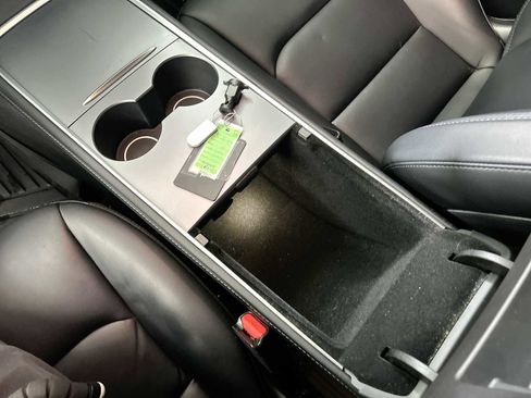 Used 2022 Tesla Model Y Performance image 21