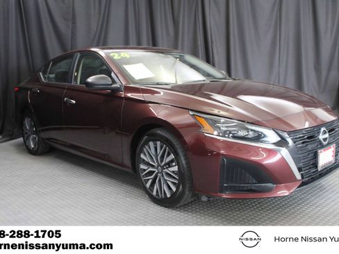 Used 2024 Nissan Altima 2.5 SV FWD image 1