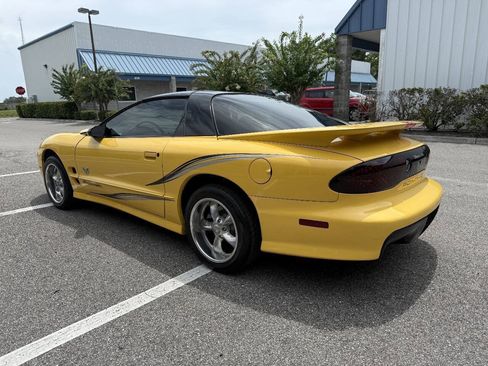 Used 2002 Pontiac Firebird Formula RWD image 4
