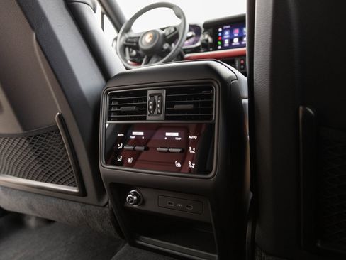 Certified 2026 Porsche Cayenne Coupe image 28