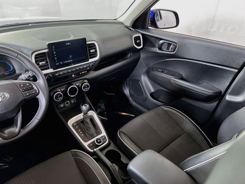 Used 2023 Hyundai Venue Limited w/ Cargo Package FWD image 22