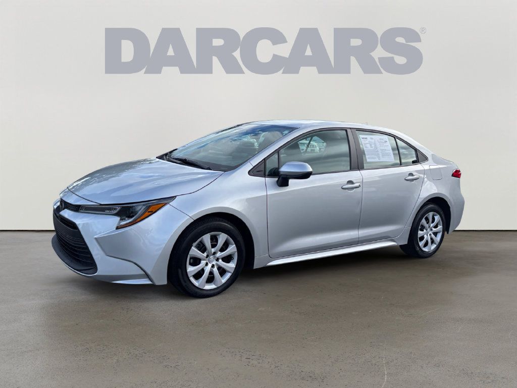 Used 2024 Toyota Corolla LE FWD image 3