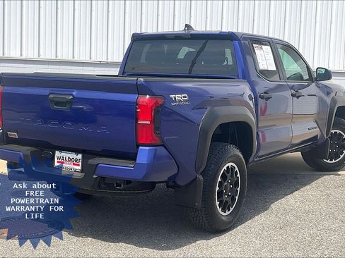 Used 2025 Toyota Tacoma TRD Off-Road AWD/4WD image 17