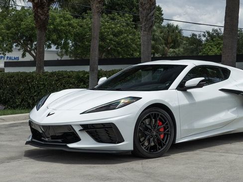 Used 2025 Chevrolet Corvette Stingray Preferred Cpe w/ Z51 Performance Package RWD image 2