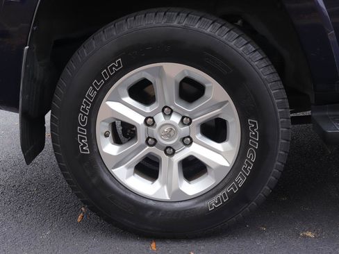 Used 2015 Toyota 4Runner SR5 Premium image 38