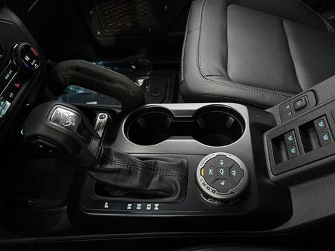New 2025 Ford Bronco Badlands image 24