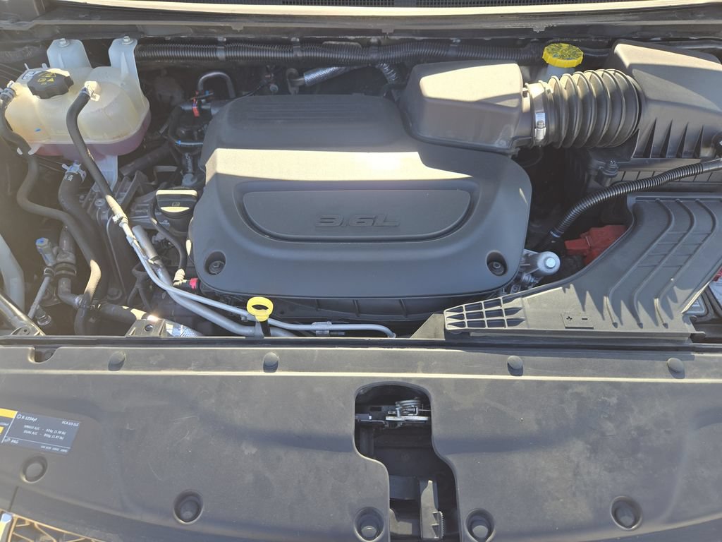 Used 2024 Chrysler Pacifica Touring-L FWD image 32