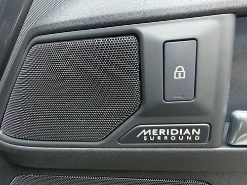 Used 2025 Land Rover Defender 130 V8 AWD/4WD image 40