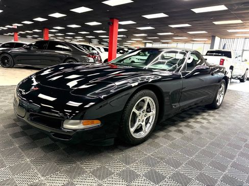 Used 2004 Chevrolet Corvette Convertible w/ Preferred Equipment Group RWD image 7