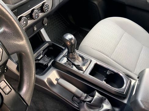 Used 2019 Toyota Tacoma SR image 11