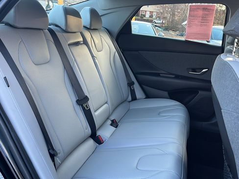 Certified 2024 Hyundai Elantra Limited image 12